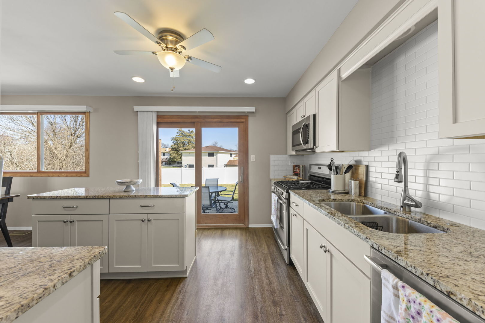 1551 Briarcliffe Boulevard, Wheaton, IL 60189