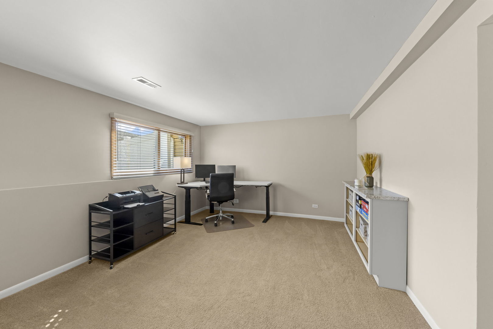 1551 Briarcliffe Boulevard, Wheaton, IL 60189