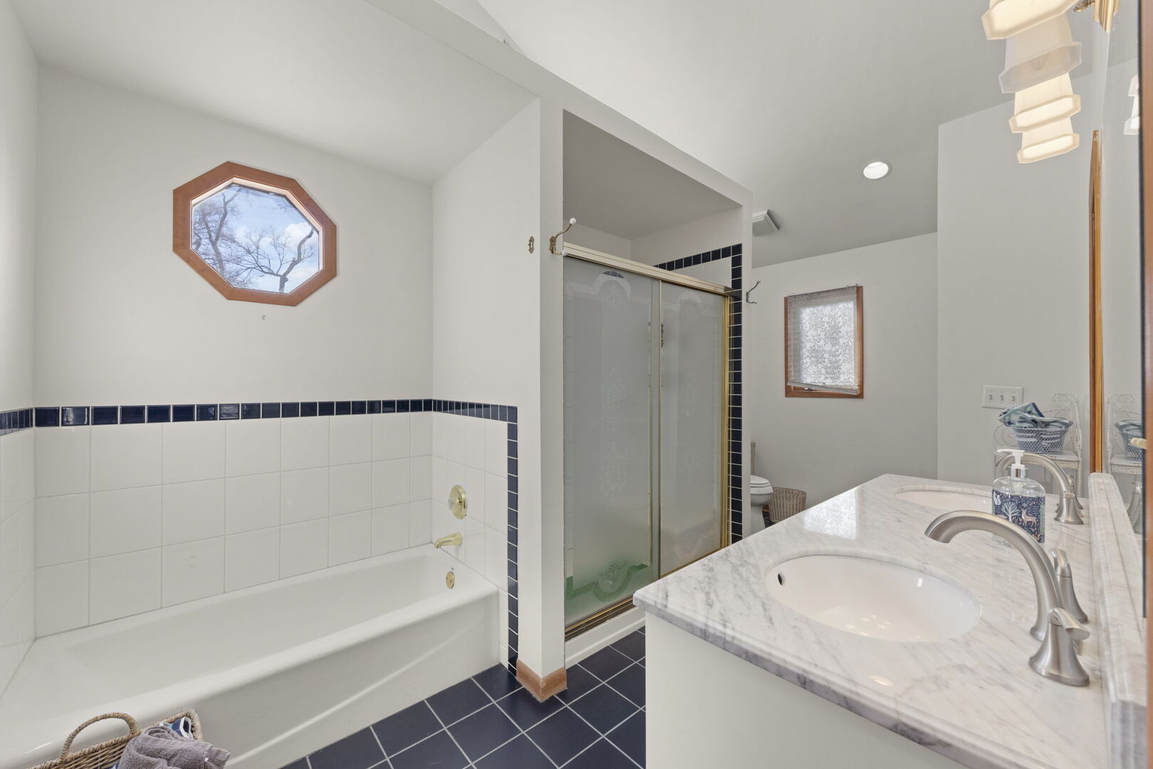 928 S Hillcrest Avenue, Elmhurst, IL 60126