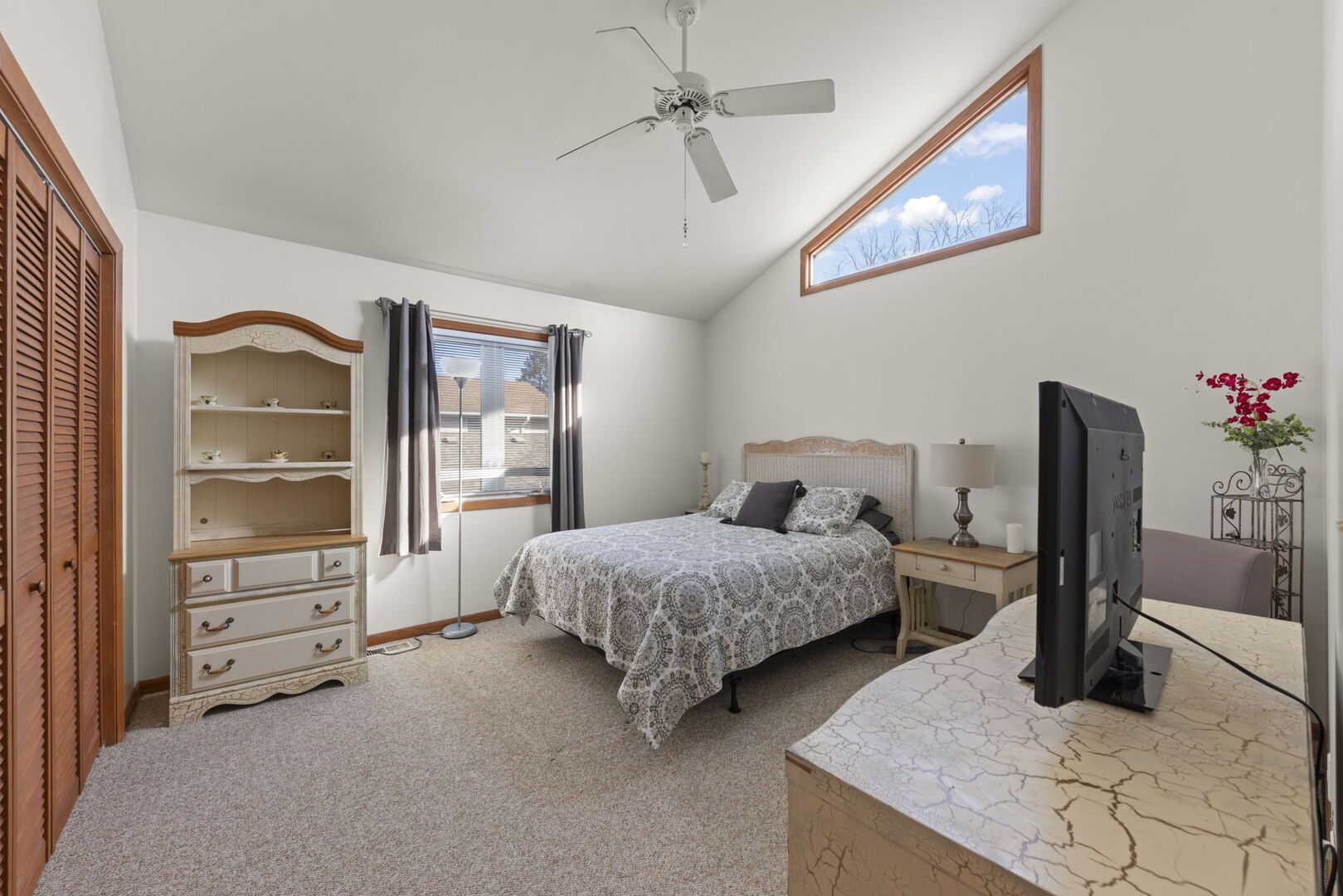 928 S Hillcrest Avenue, Elmhurst, IL 60126