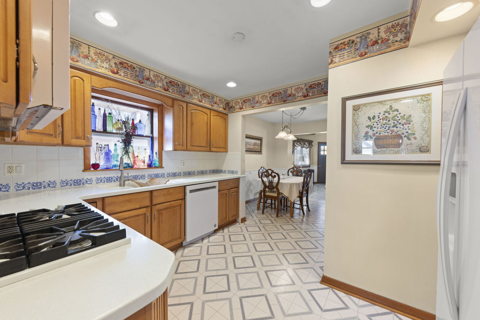 928 S Hillcrest Avenue, Elmhurst, IL 60126