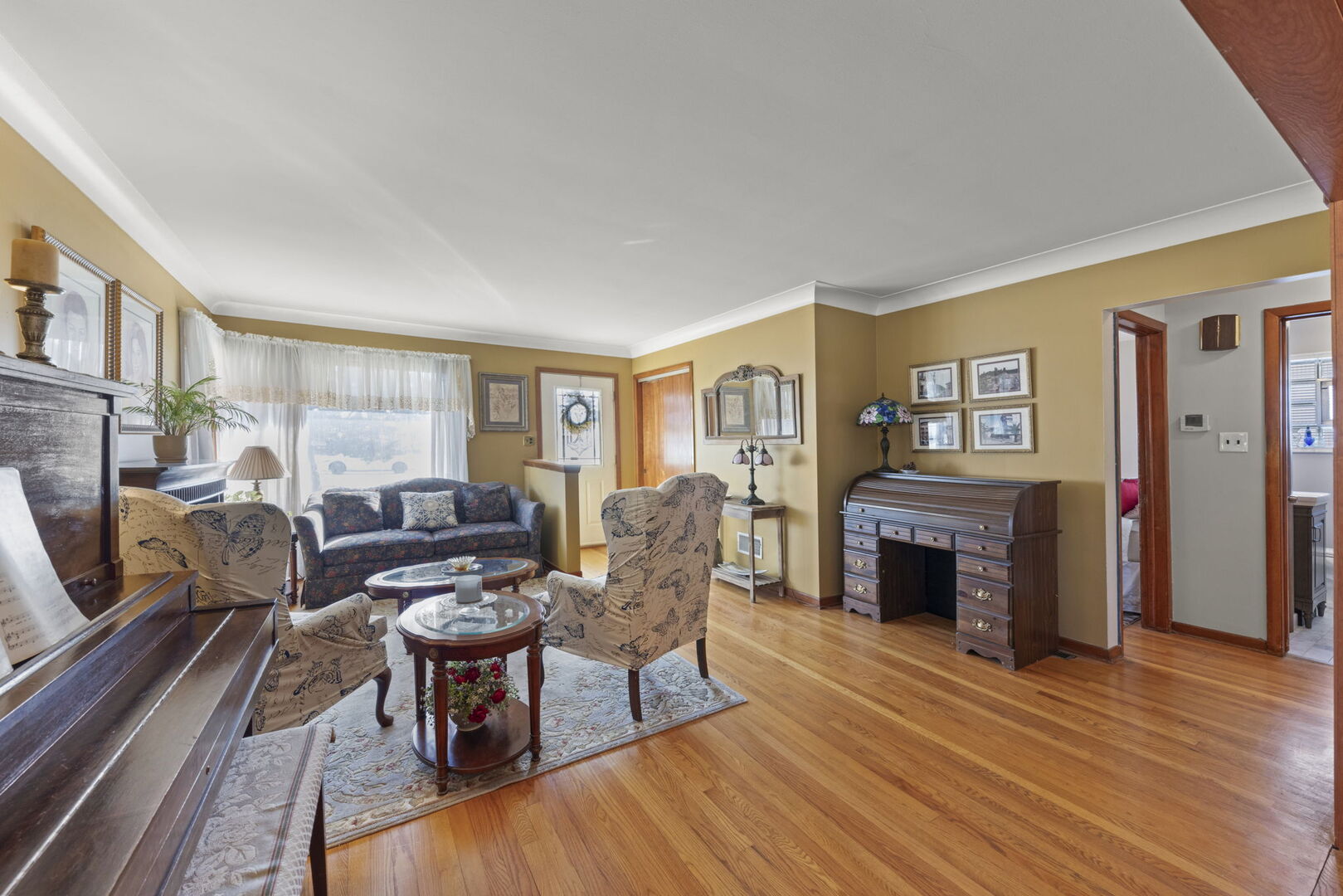 928 S Hillcrest Avenue, Elmhurst, IL 60126