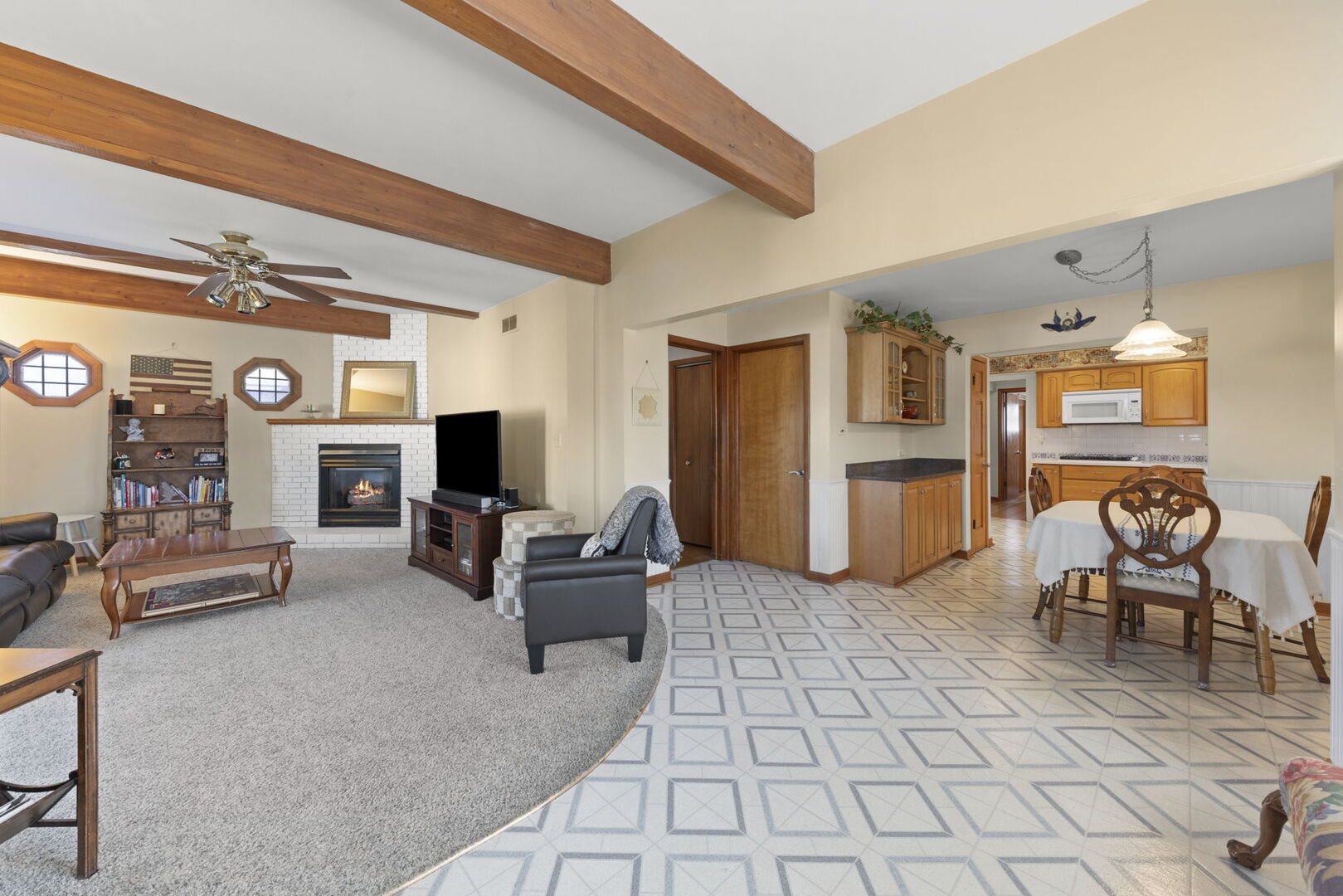 928 S Hillcrest Avenue, Elmhurst, IL 60126