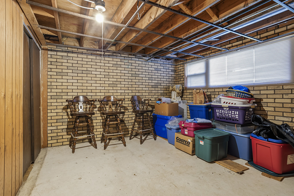 5707 W 90th Place, Oak Lawn, IL 60453