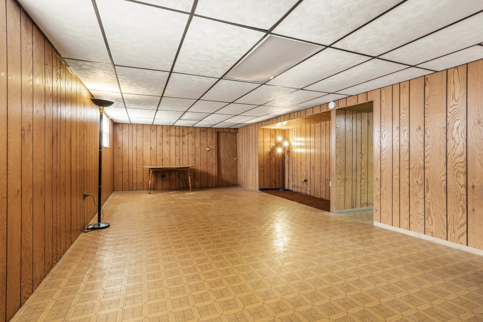 5707 W 90th Place, Oak Lawn, IL 60453