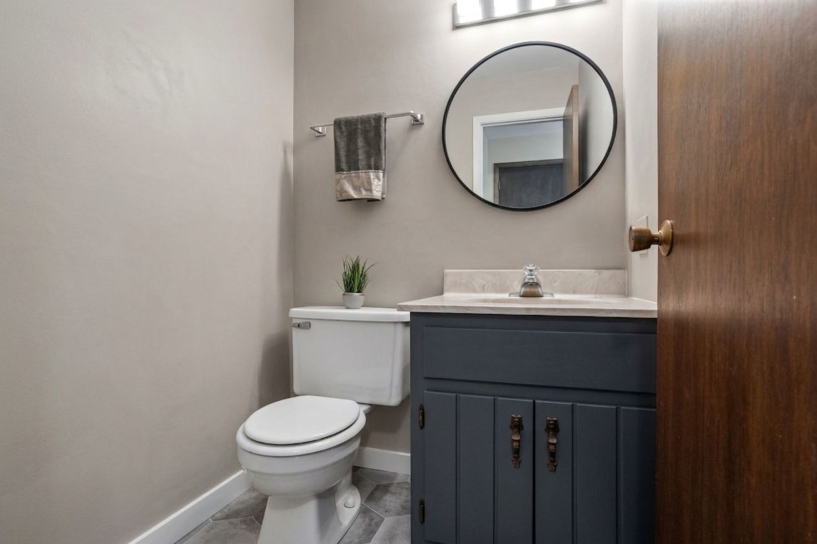 5707 W 90th Place, Oak Lawn, IL 60453