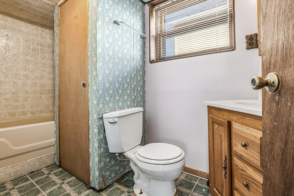 5707 W 90th Place, Oak Lawn, IL 60453