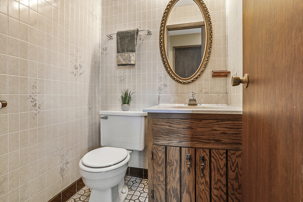 5707 W 90th Place, Oak Lawn, IL 60453