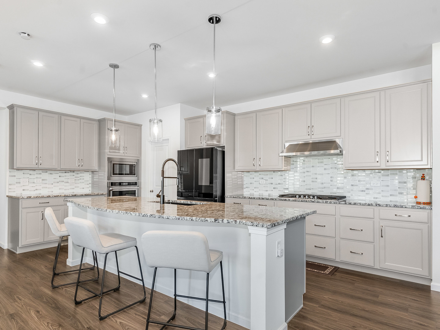 2552 Weatherbee Lane, Naperville, IL 60563