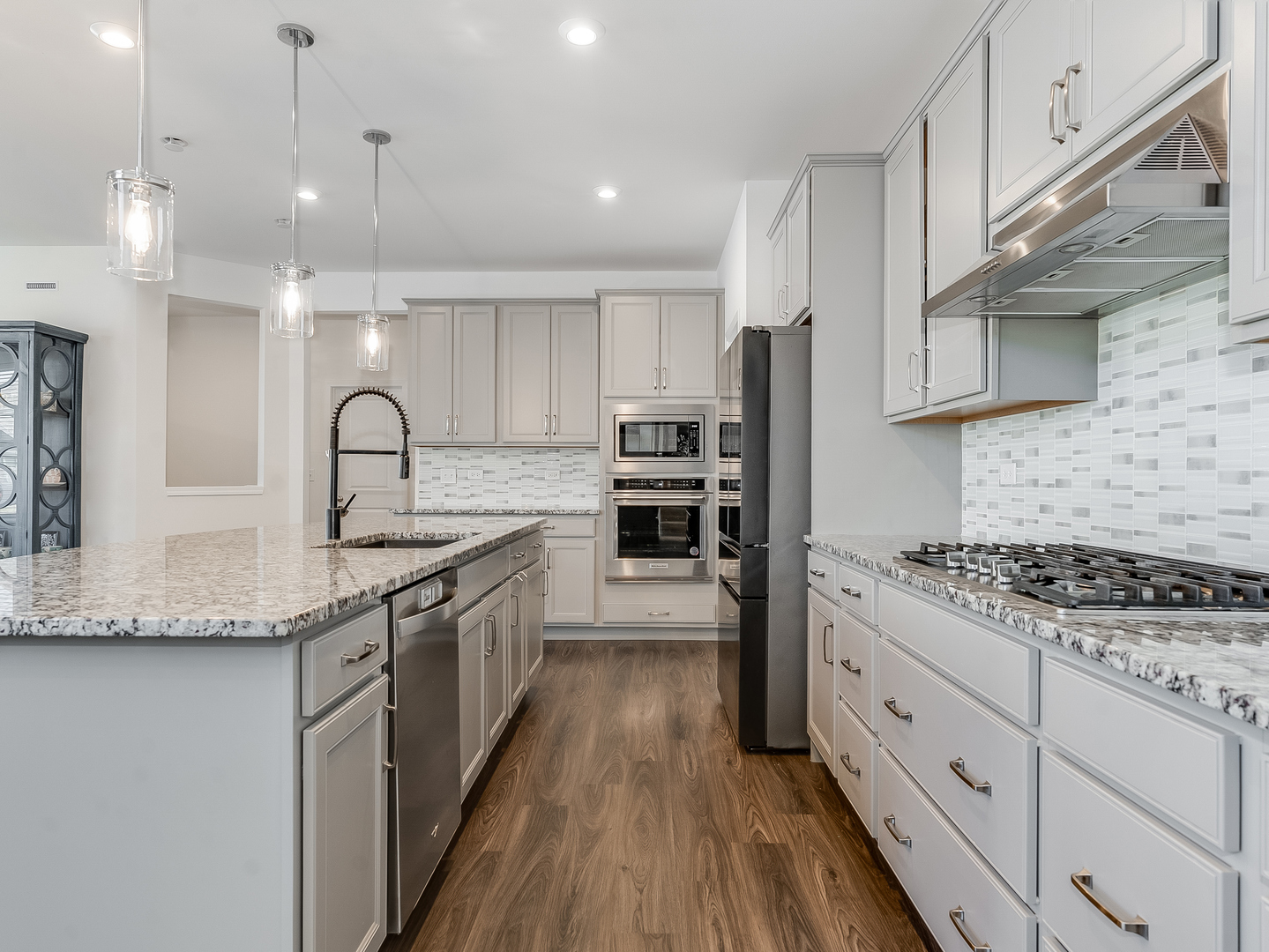 2552 Weatherbee Lane, Naperville, IL 60563