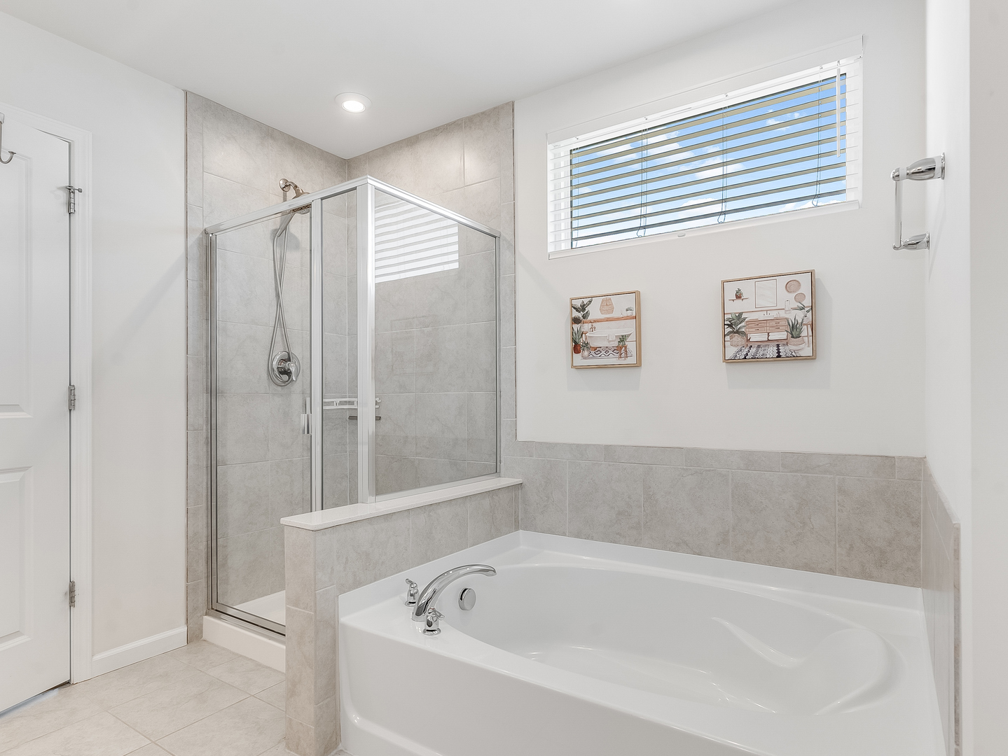 2552 Weatherbee Lane, Naperville, IL 60563