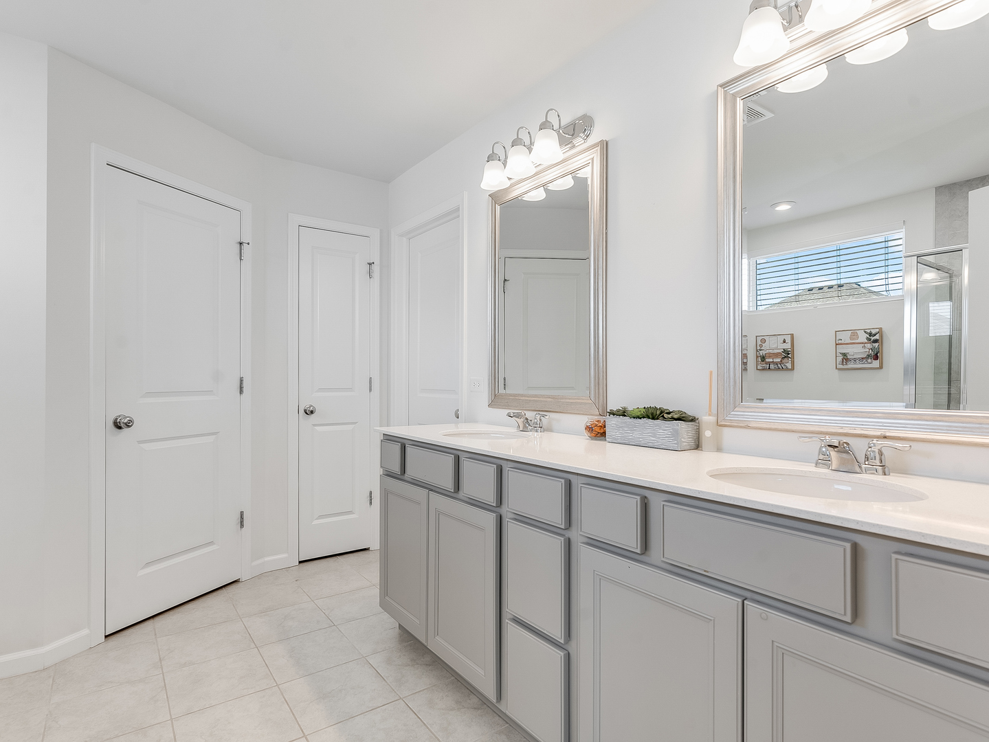 2552 Weatherbee Lane, Naperville, IL 60563