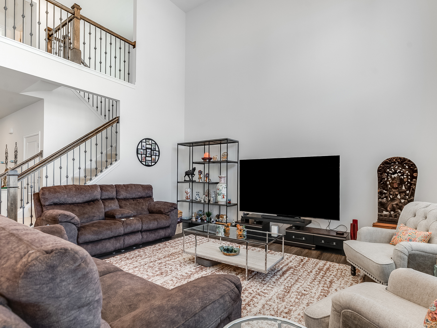 2552 Weatherbee Lane, Naperville, IL 60563