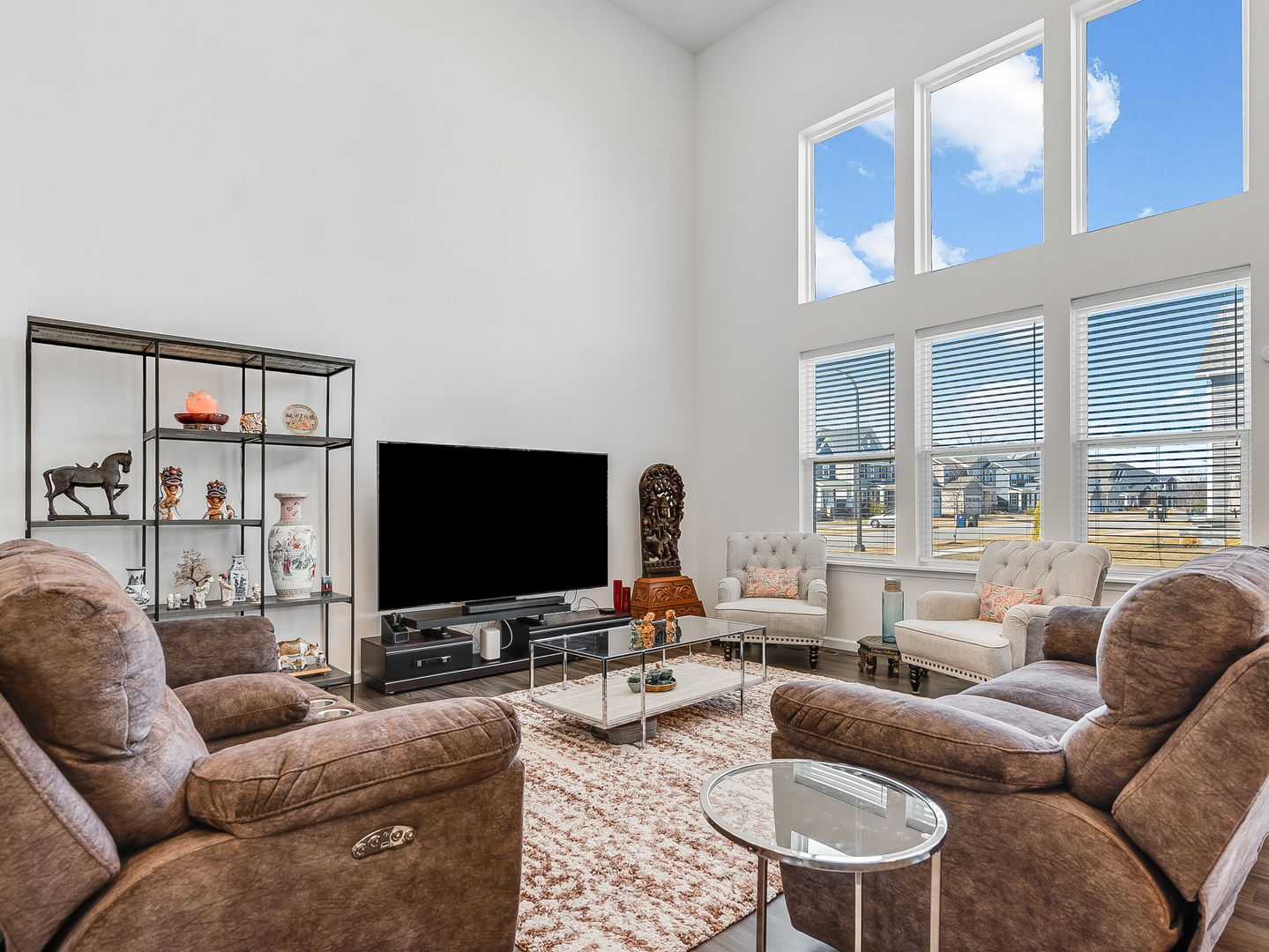 2552 Weatherbee Lane, Naperville, IL 60563