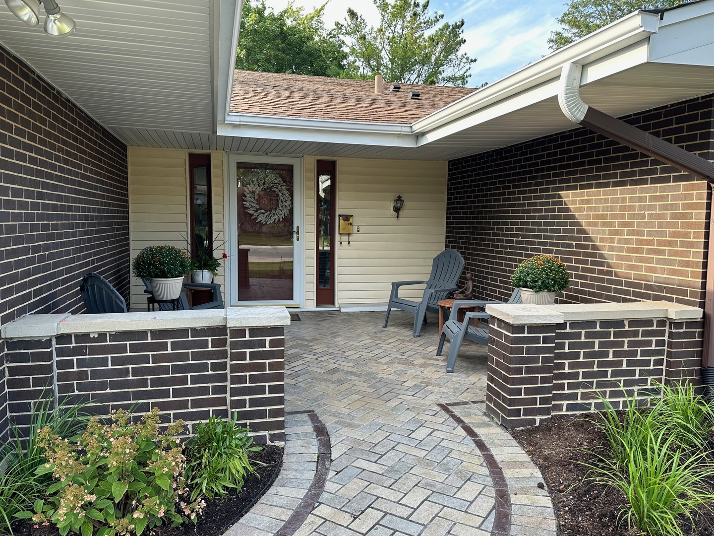 23W302 Cambridge Court, Glen Ellyn, IL 60137