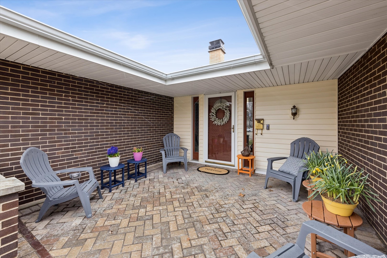 23W302 Cambridge Court, Glen Ellyn, IL 60137