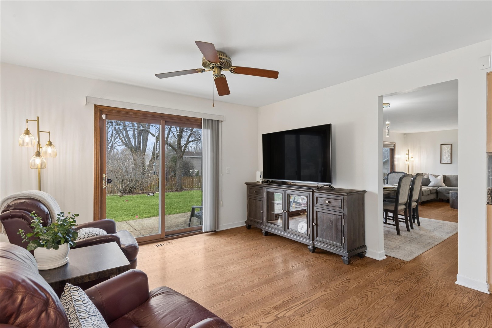 23W302 Cambridge Court, Glen Ellyn, IL 60137