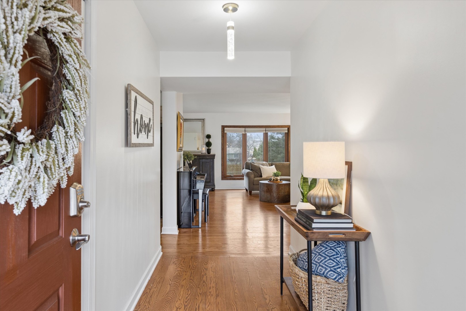 23W302 Cambridge Court, Glen Ellyn, IL 60137