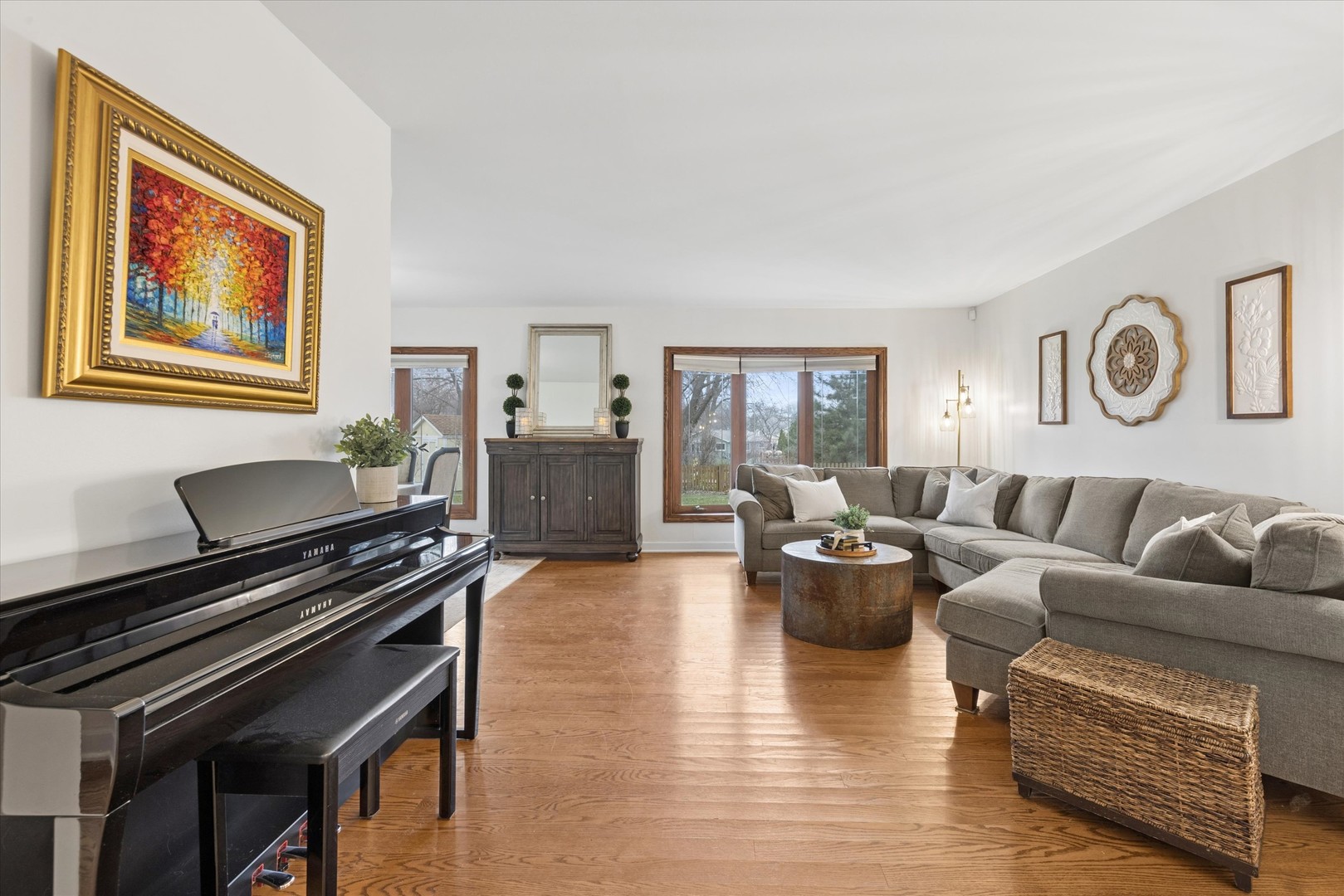 23W302 Cambridge Court, Glen Ellyn, IL 60137