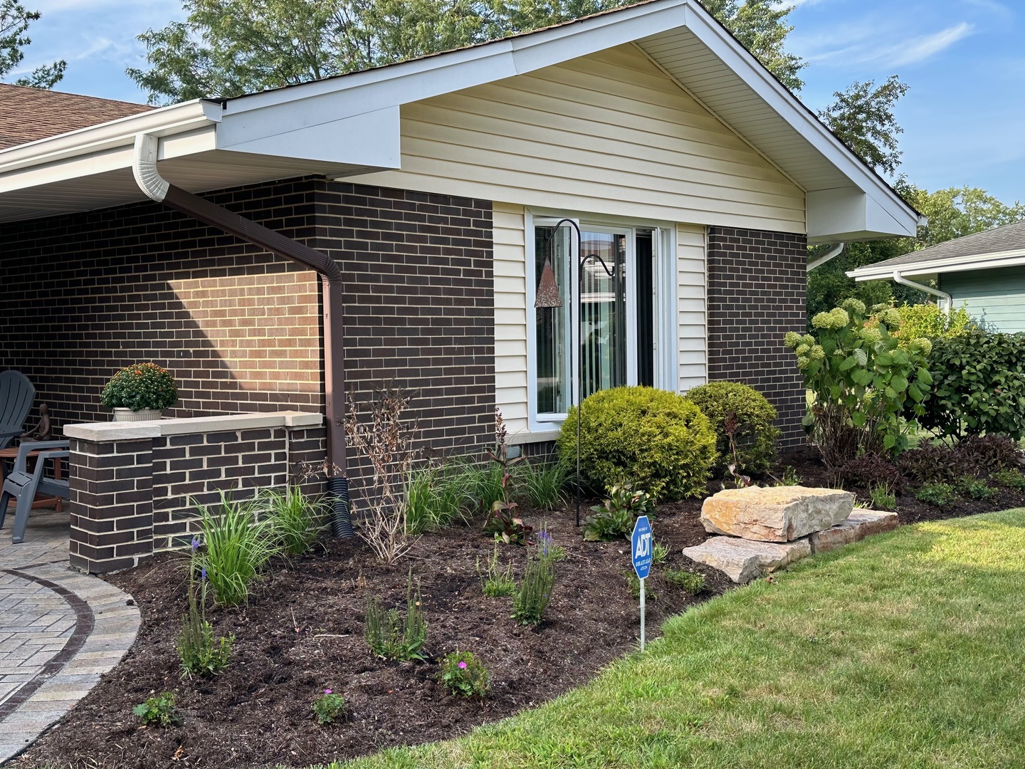 23W302 Cambridge Court, Glen Ellyn, IL 60137