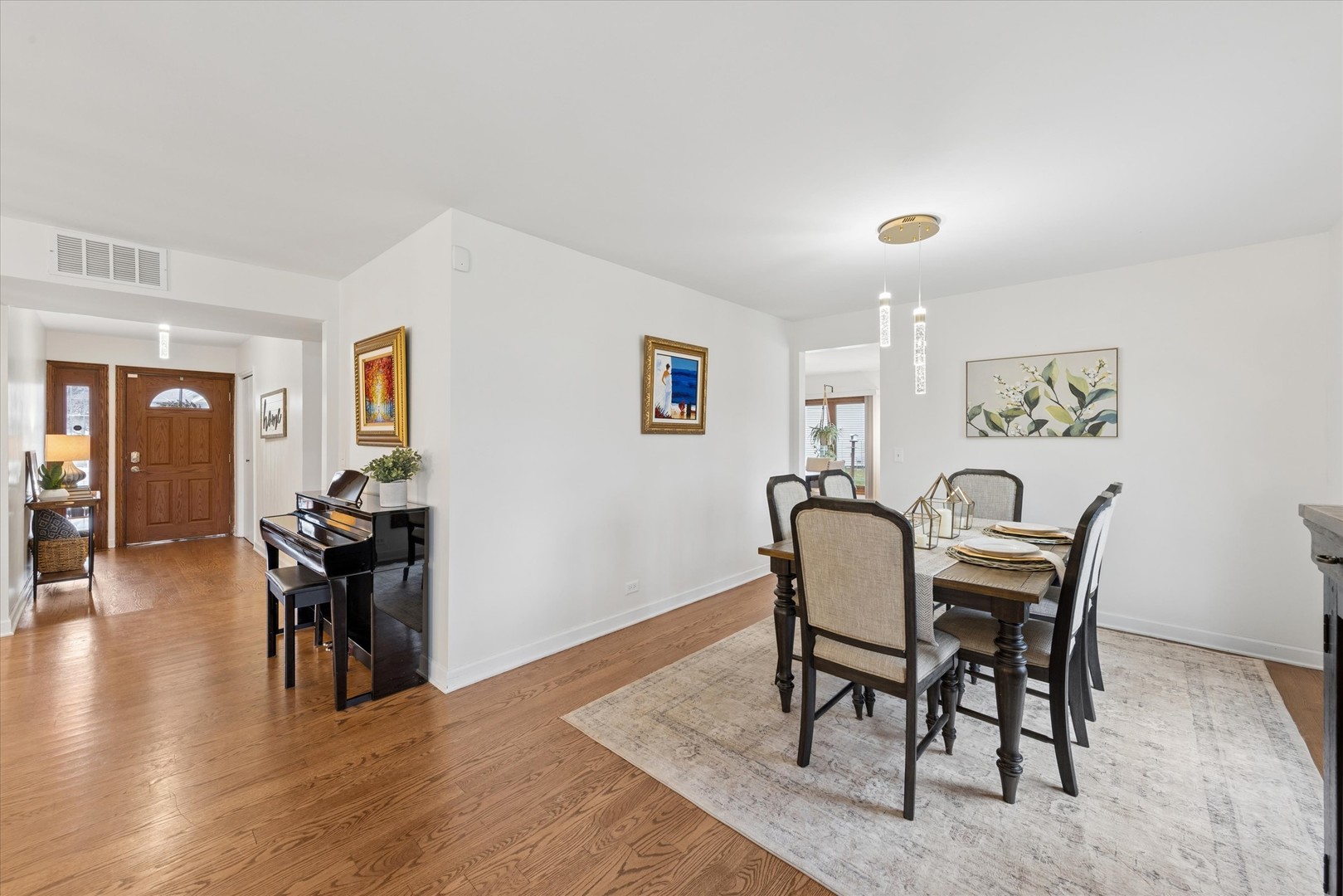 23W302 Cambridge Court, Glen Ellyn, IL 60137