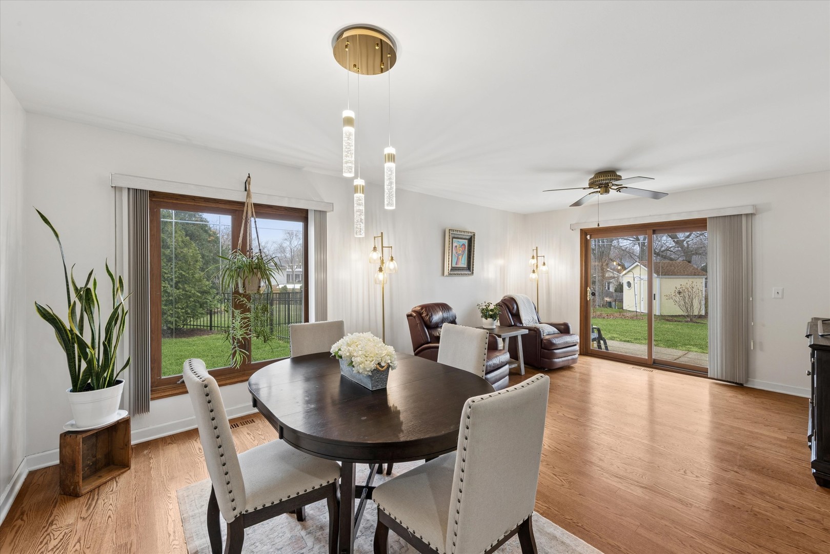 23W302 Cambridge Court, Glen Ellyn, IL 60137