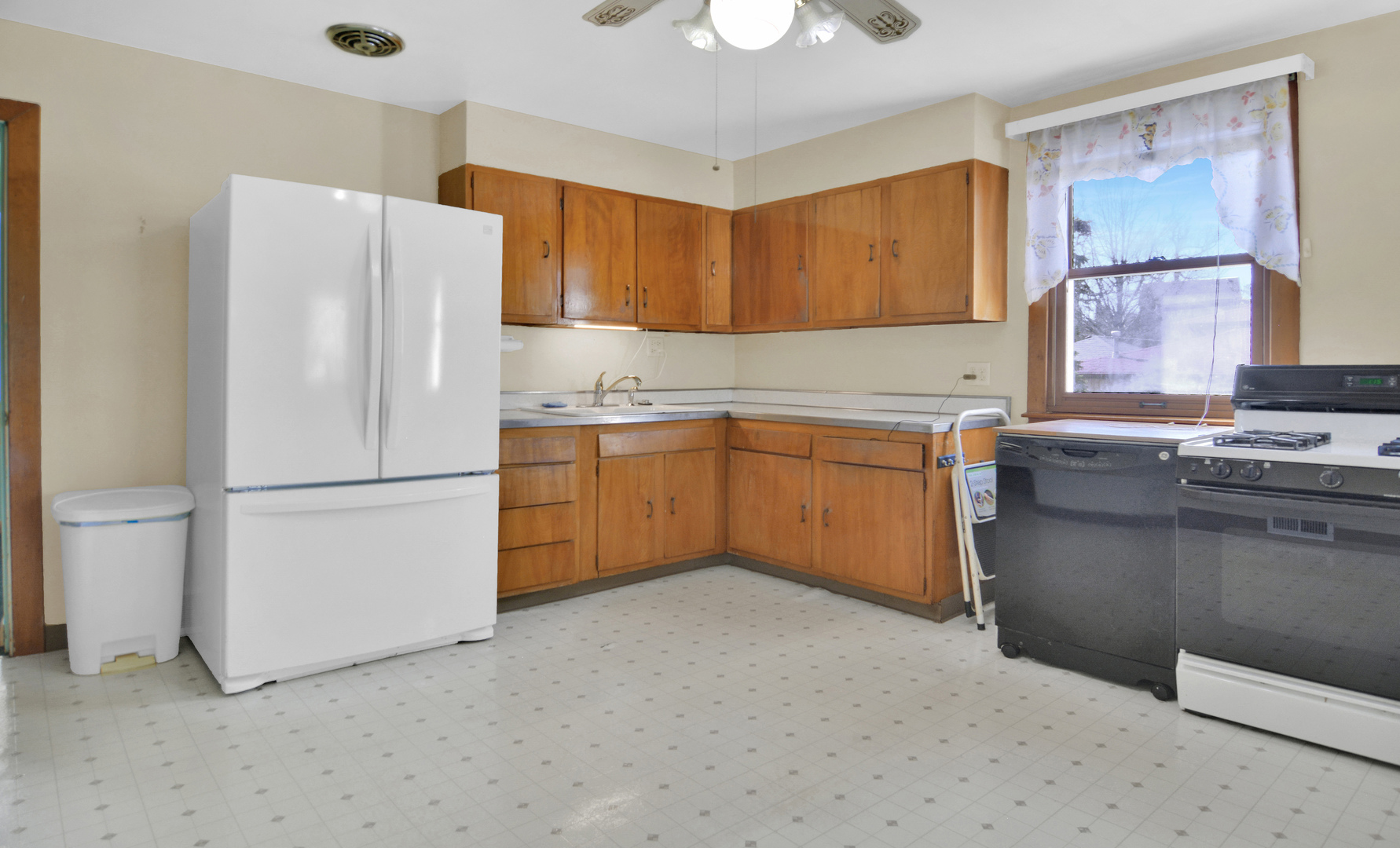 8819 W 84th Street, Justice, IL 60458