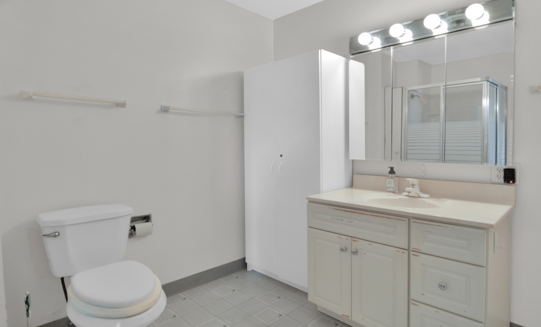 8819 W 84th Street, Justice, IL 60458