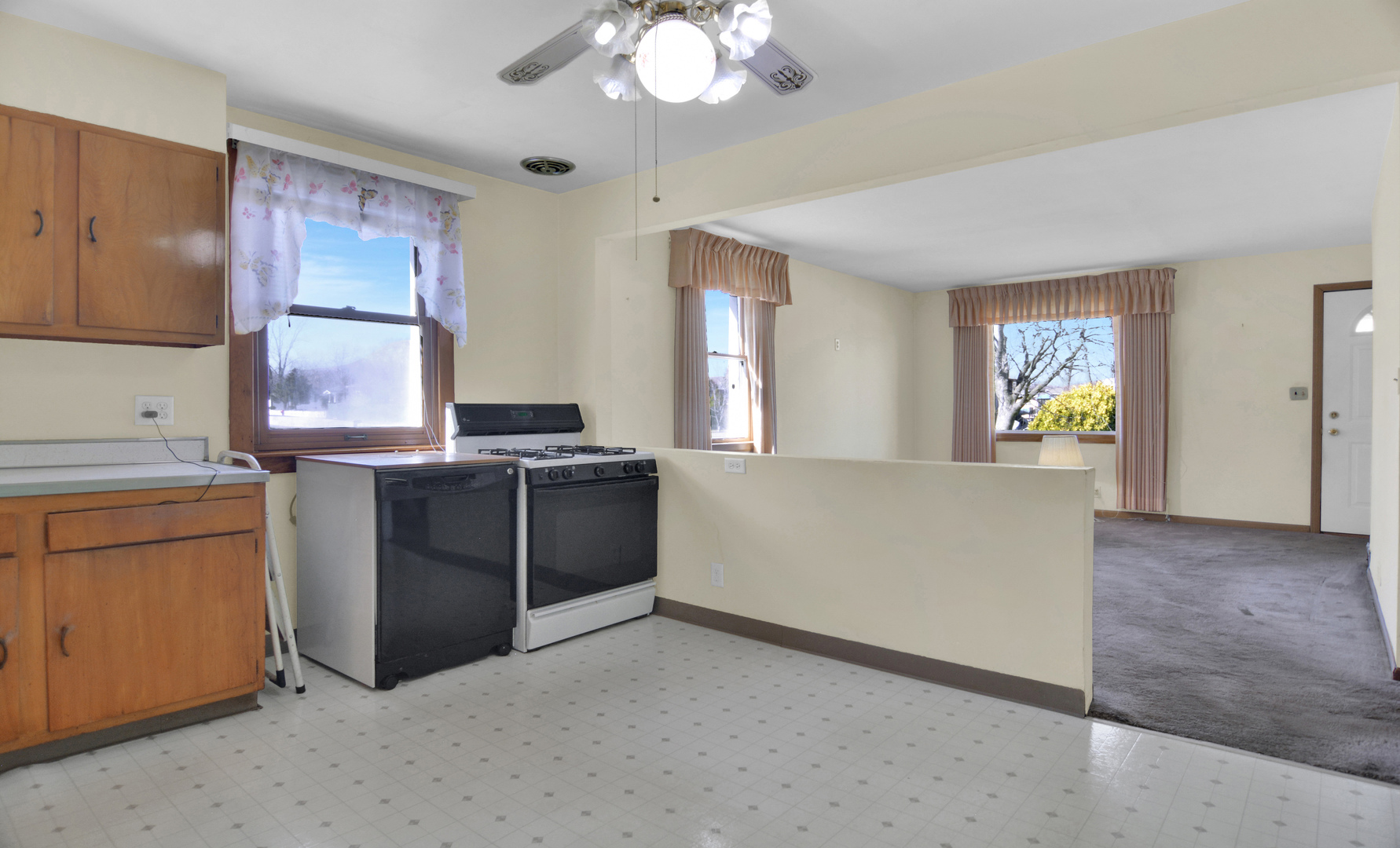 8819 W 84th Street, Justice, IL 60458