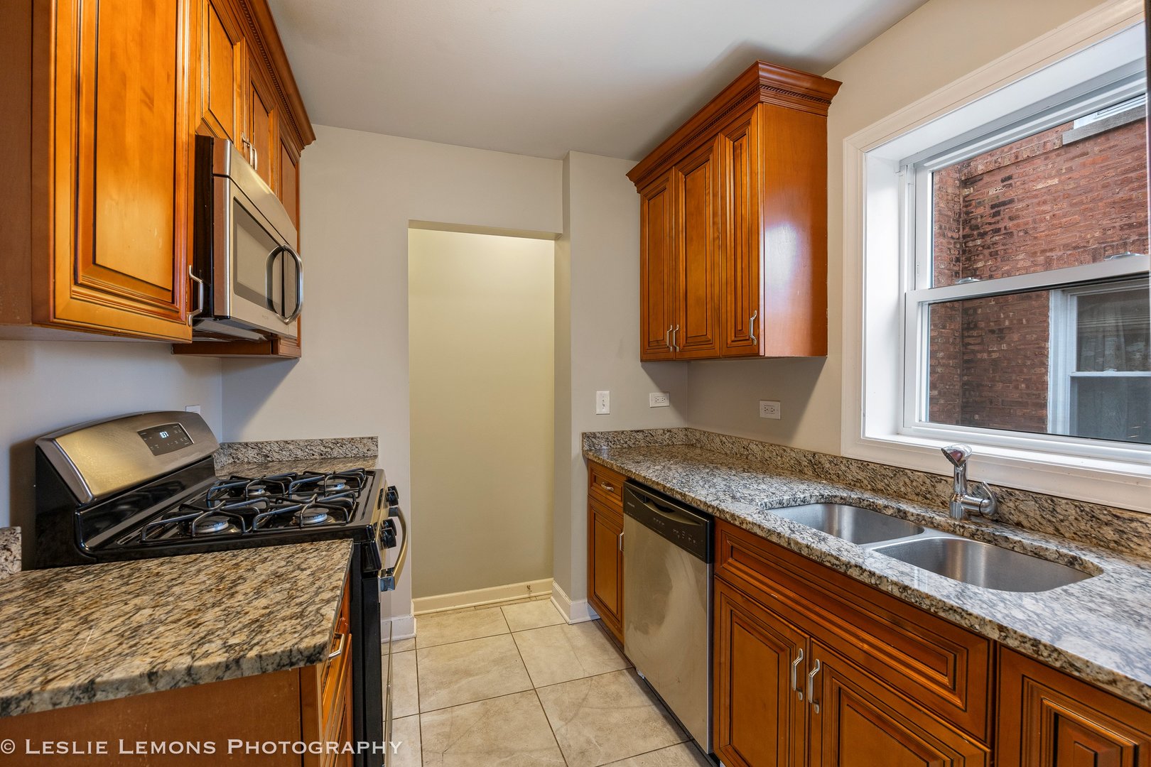 2111 S 24th Avenue, Broadview, IL 60155