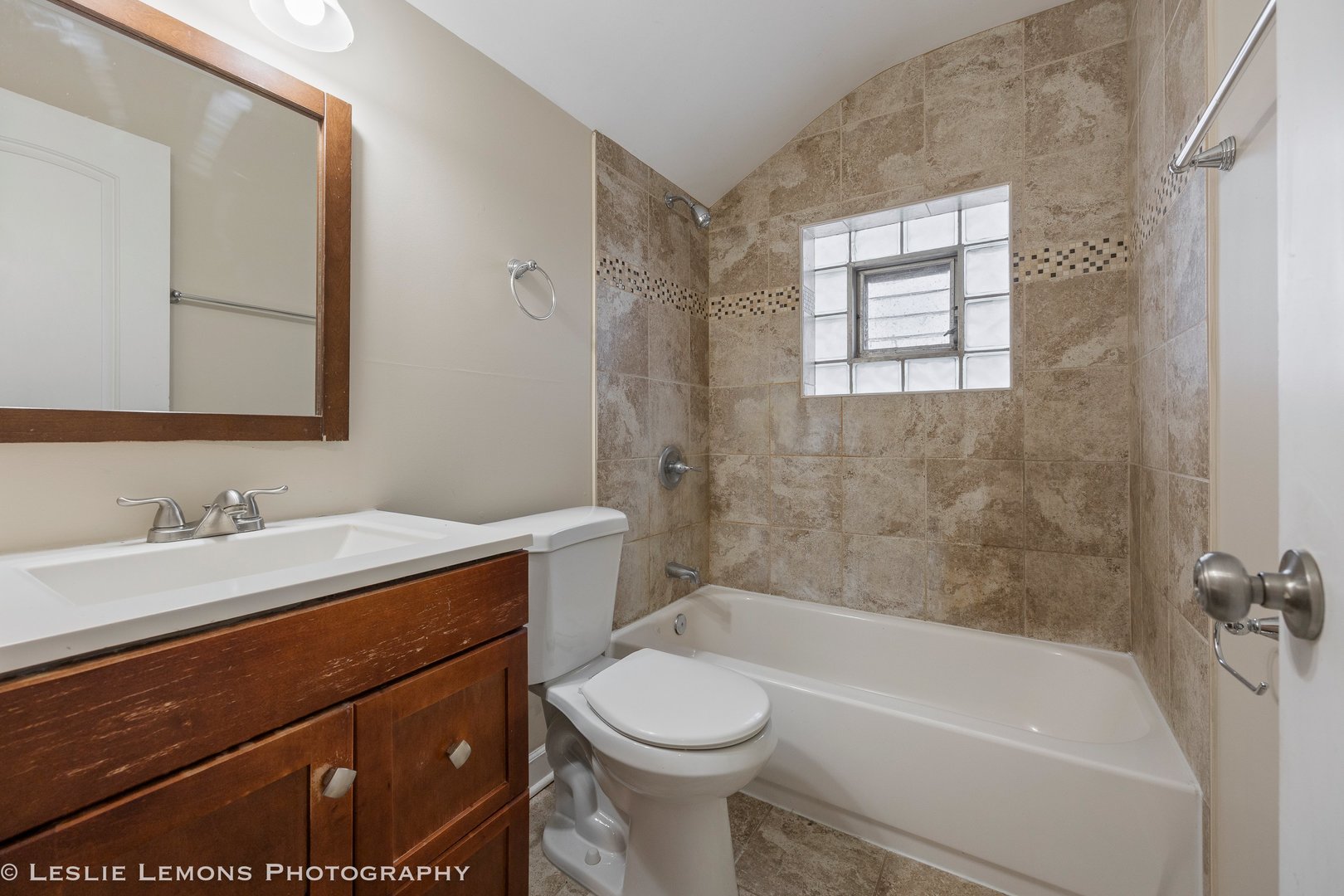 2111 S 24th Avenue, Broadview, IL 60155