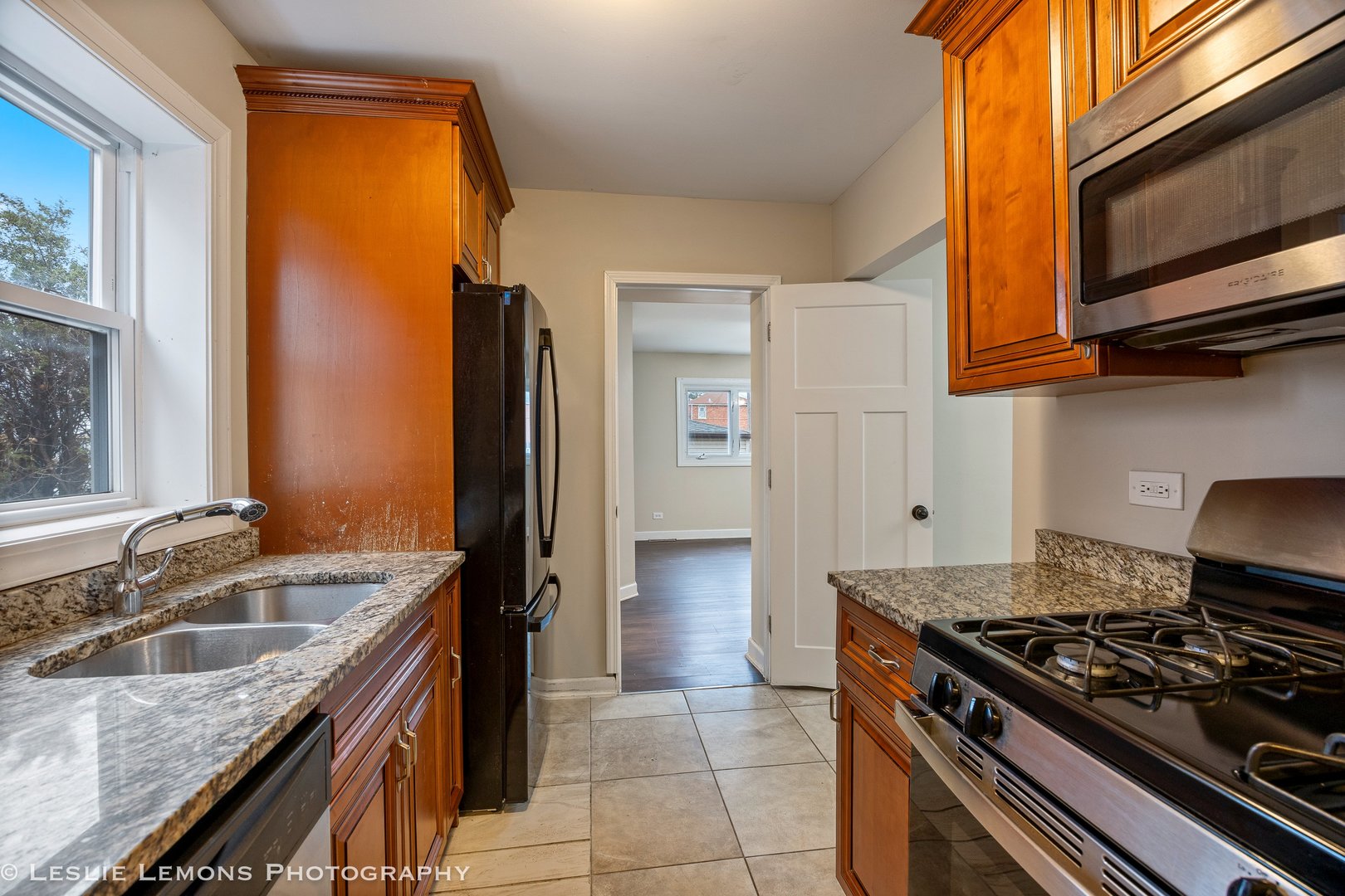 2111 S 24th Avenue, Broadview, IL 60155