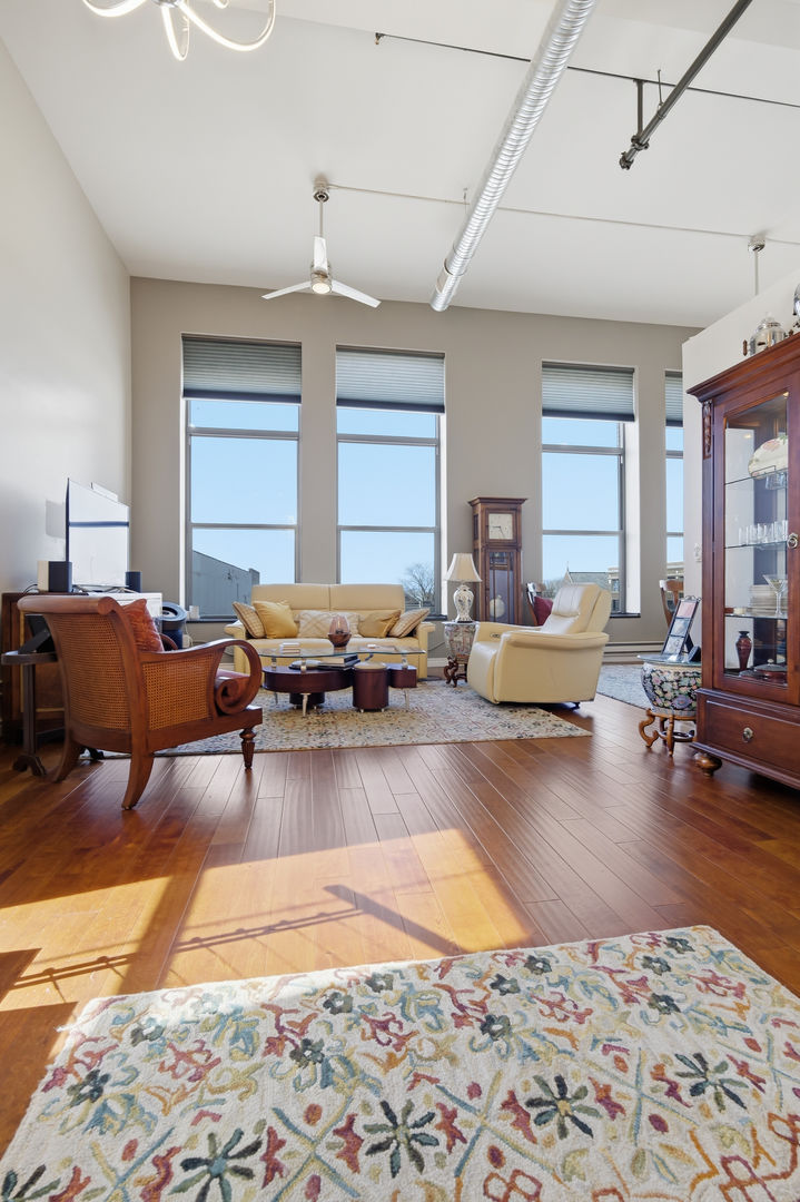 212 N Center Street #205, Bloomington, IL 61701