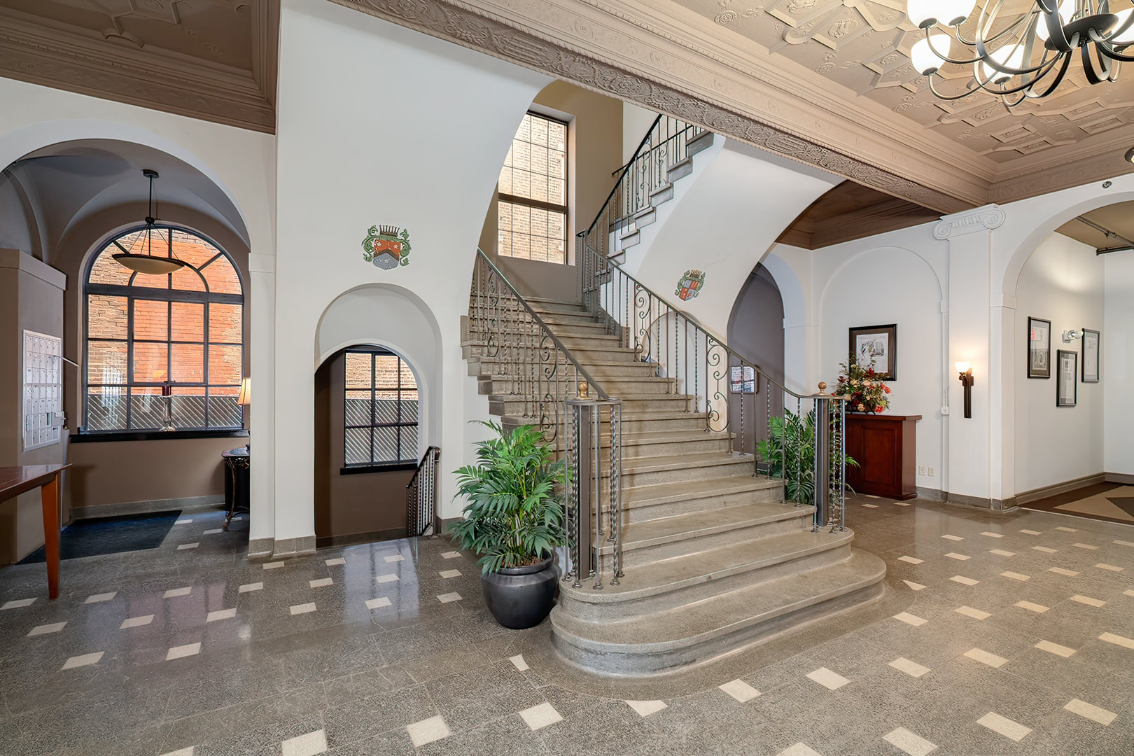 212 N Center Street #205, Bloomington, IL 61701