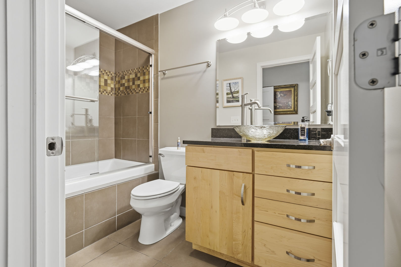 212 N Center Street #205, Bloomington, IL 61701