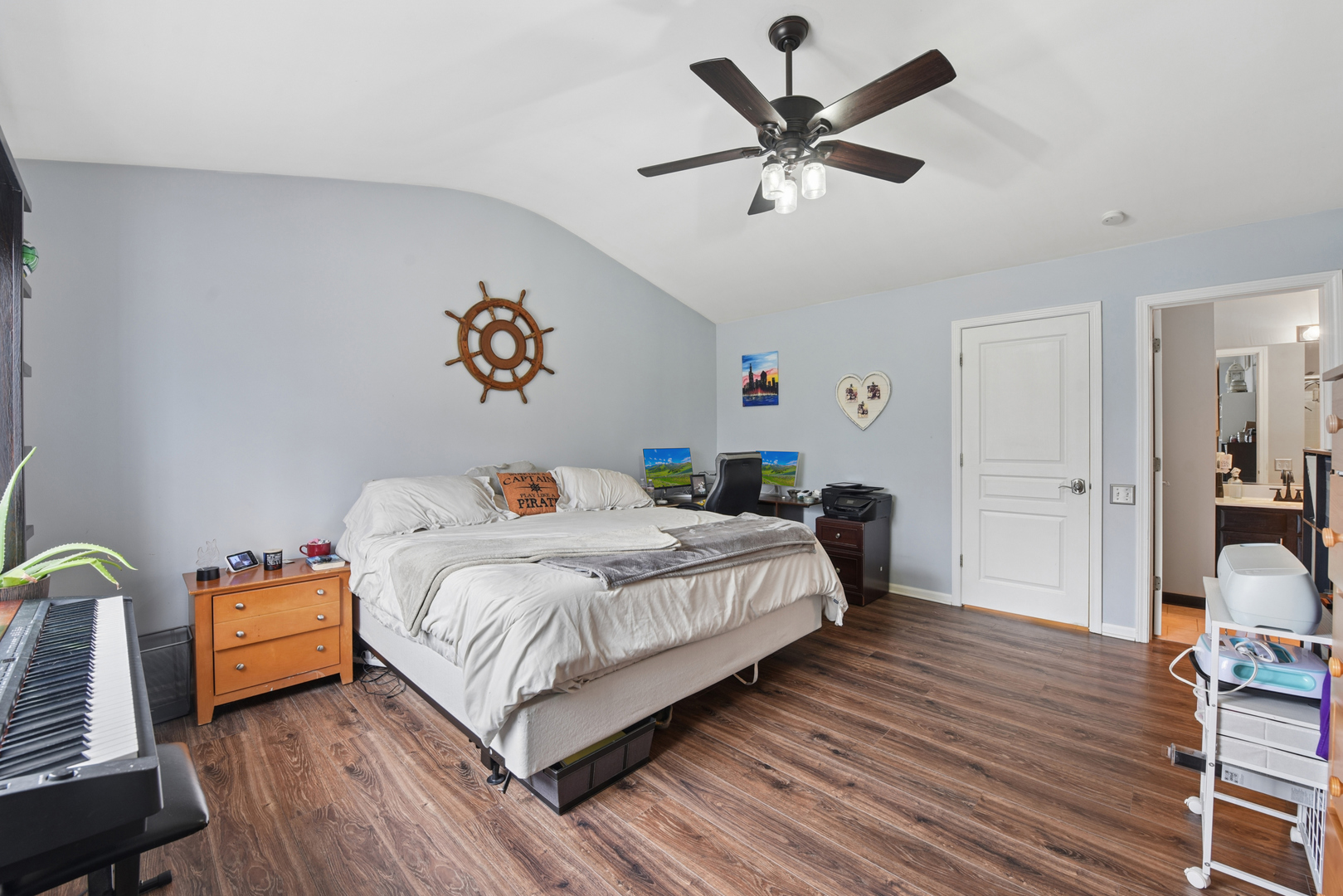 179 Locksley Drive, Streamwood, IL 60107