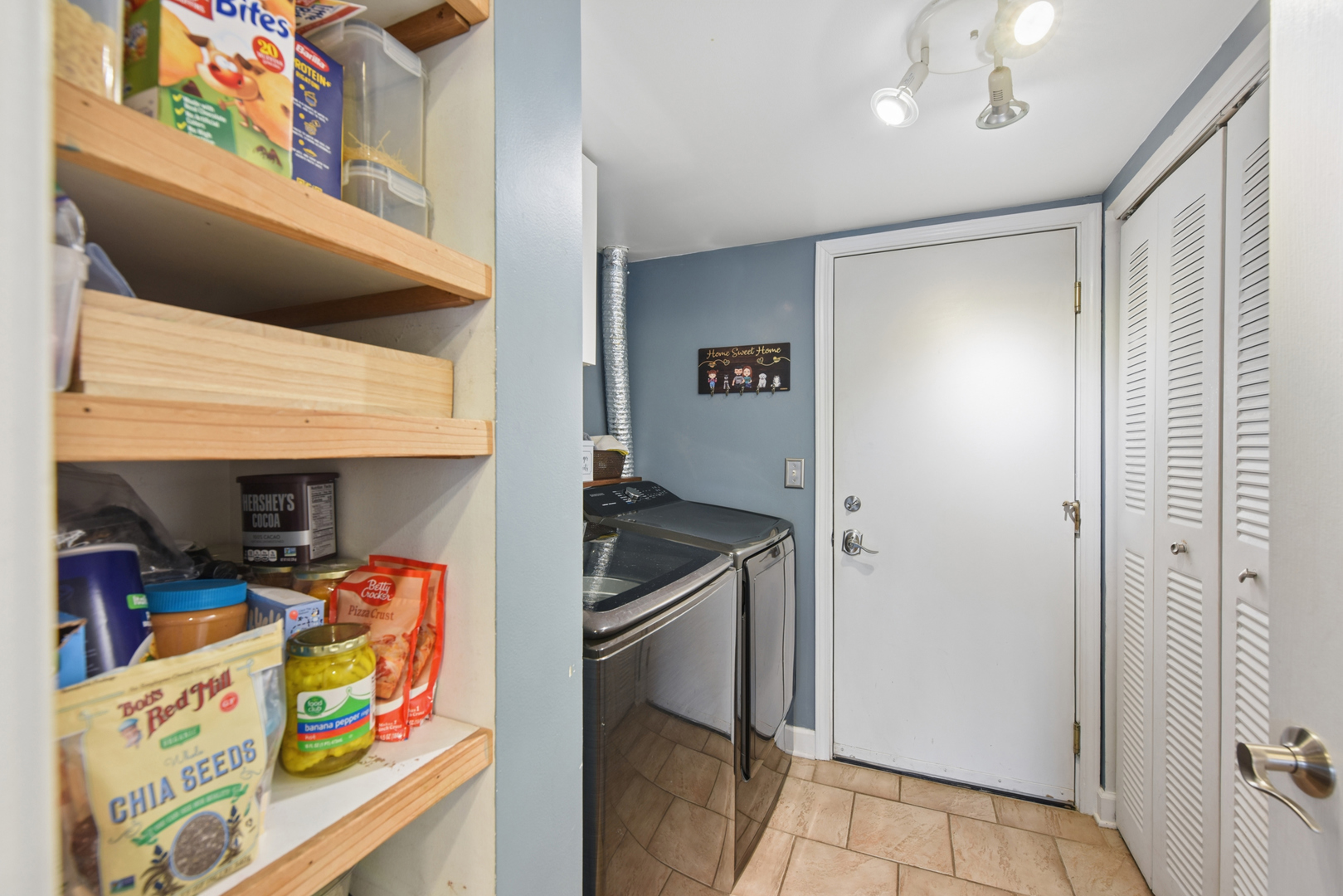 179 Locksley Drive, Streamwood, IL 60107