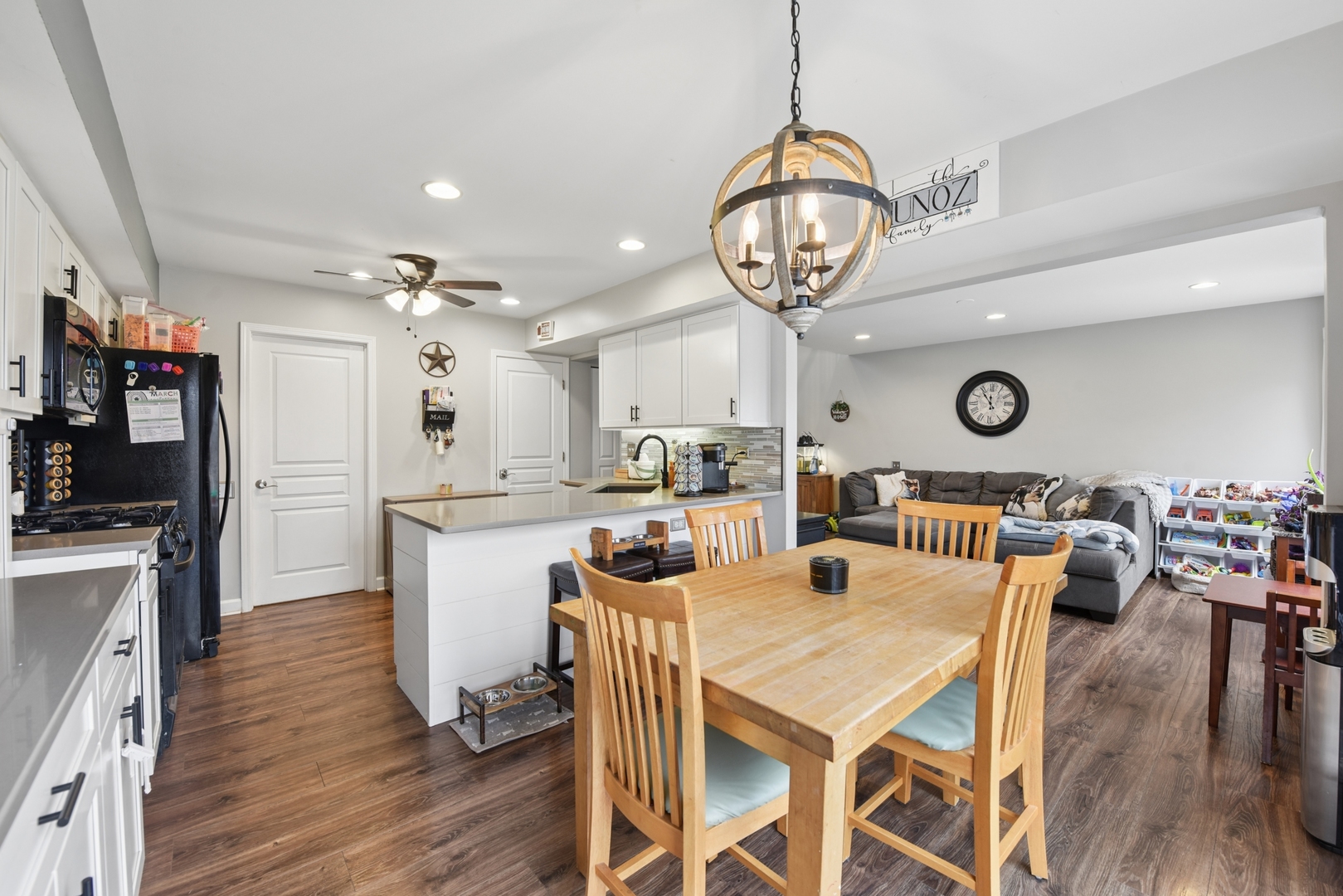 179 Locksley Drive, Streamwood, IL 60107