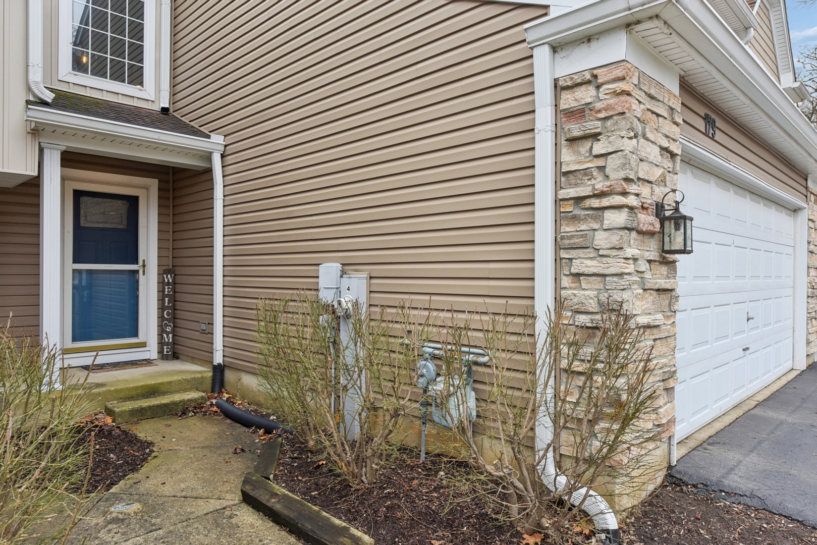 179 Locksley Drive, Streamwood, IL 60107