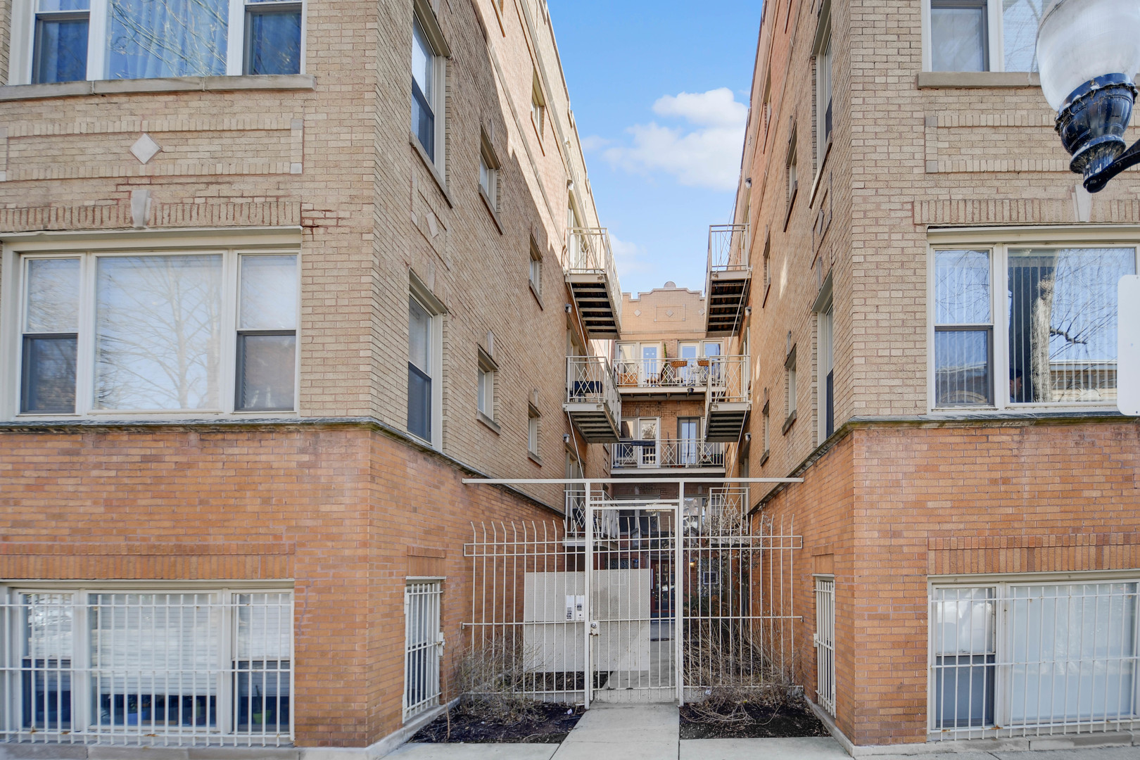 1009 N Oakley Boulevard #2W, Chicago, IL 60622