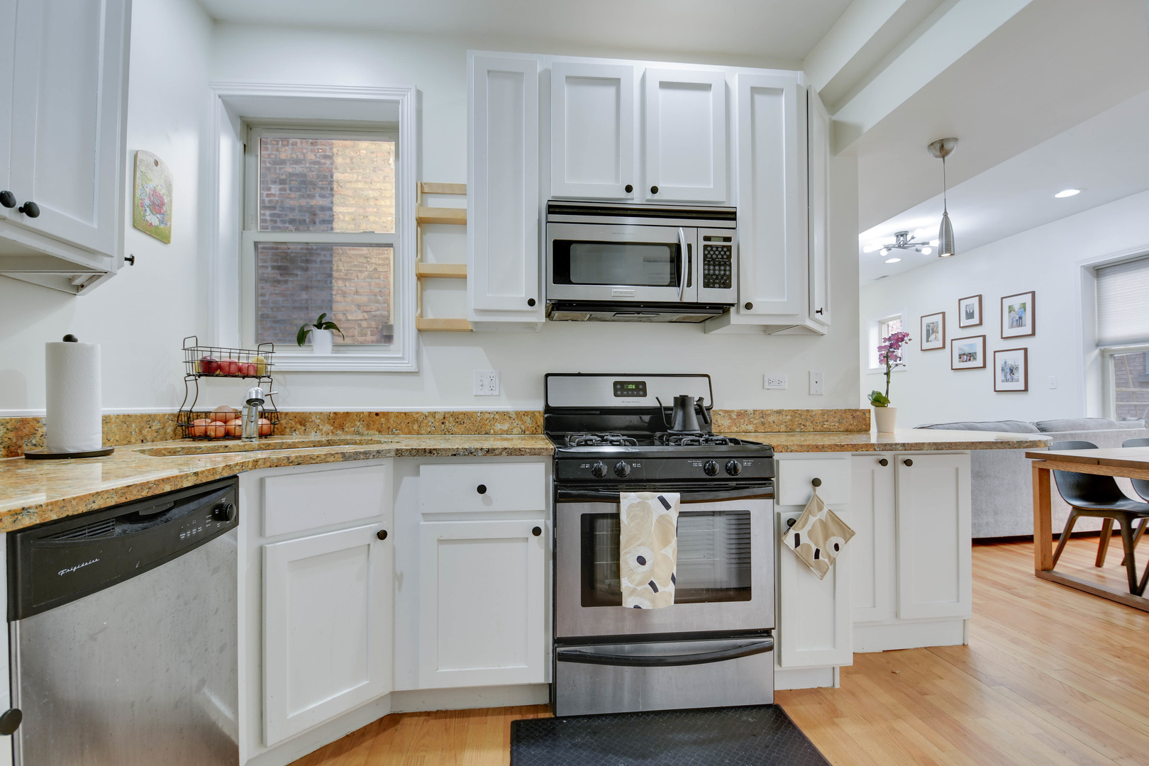 1009 N Oakley Boulevard #2W, Chicago, IL 60622