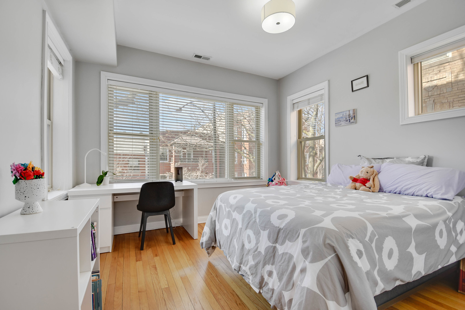 1009 N Oakley Boulevard #2W, Chicago, IL 60622