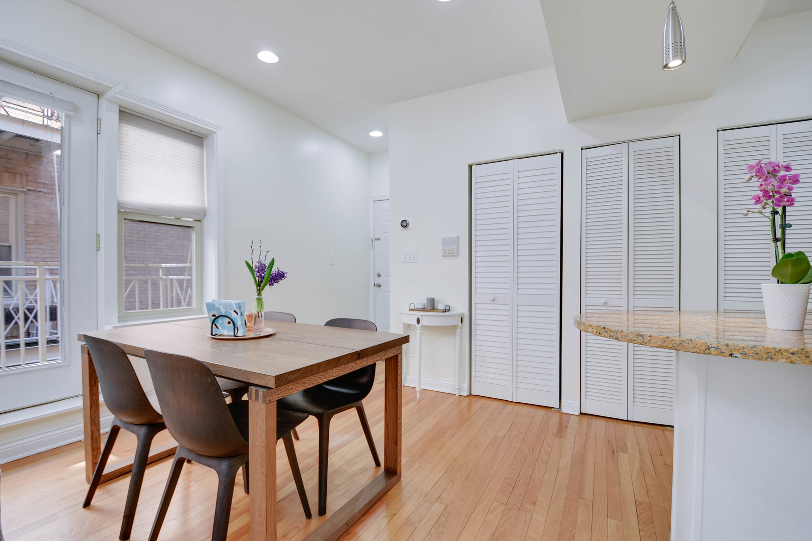 1009 N Oakley Boulevard #2W, Chicago, IL 60622