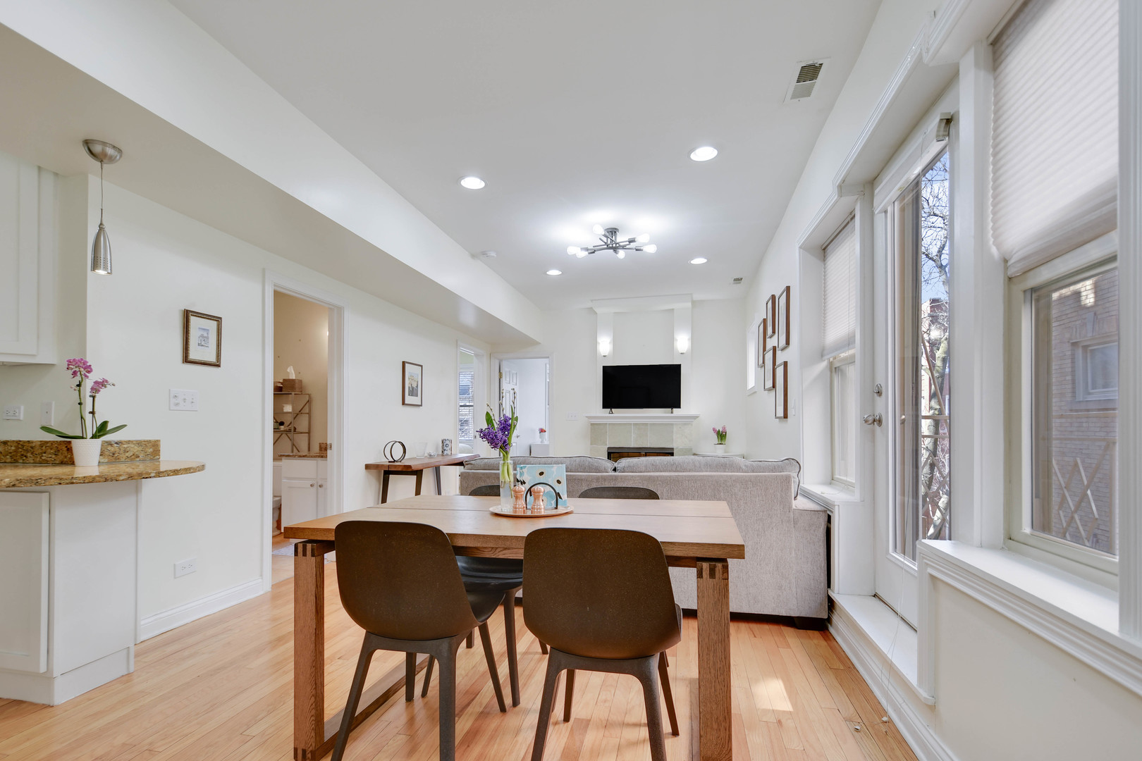 1009 N Oakley Boulevard #2W, Chicago, IL 60622