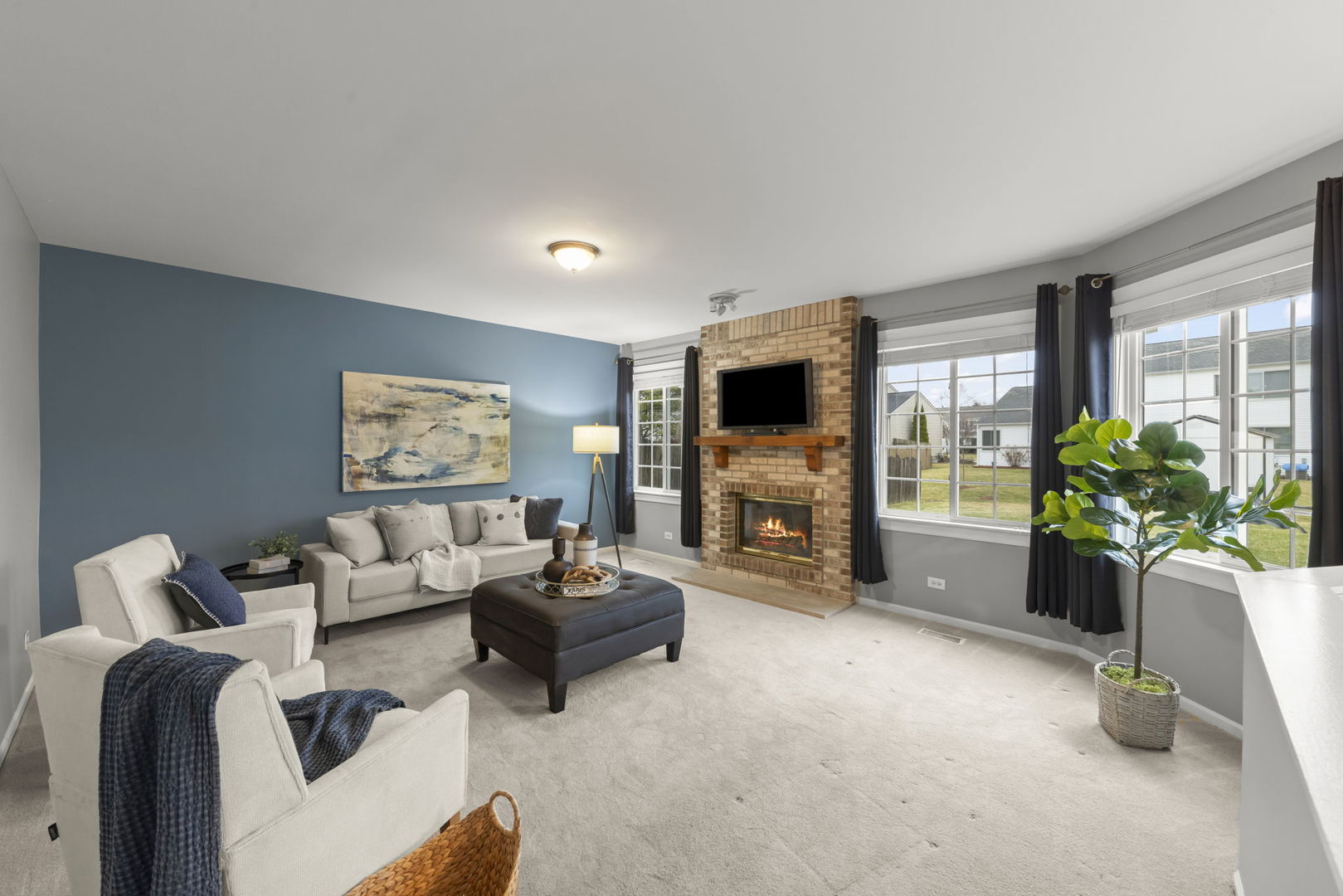 1371 E Braymore Circle, Naperville, IL 60564