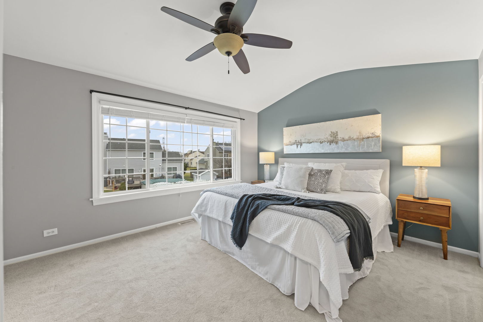 1371 E Braymore Circle, Naperville, IL 60564