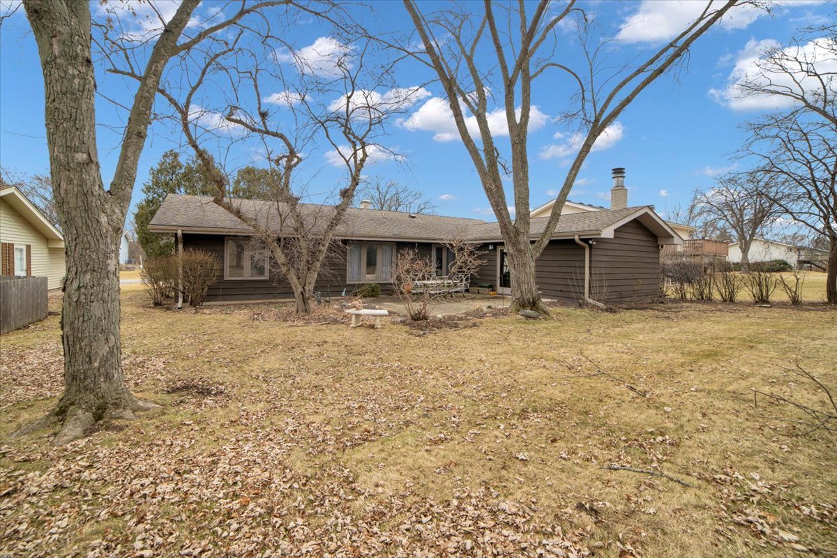 2S168 Mayfield Lane, Glen Ellyn, IL 60137