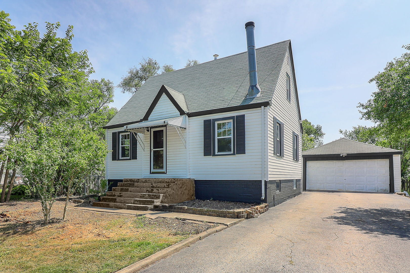 15W355 Harvard Street, Elmhurst, IL 60126