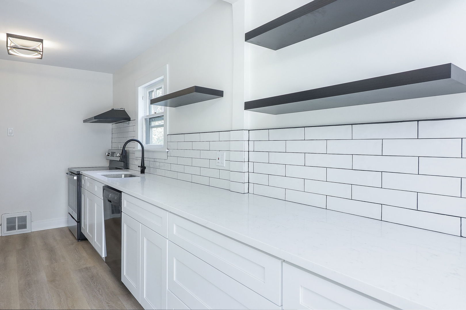 15W355 Harvard Street, Elmhurst, IL 60126