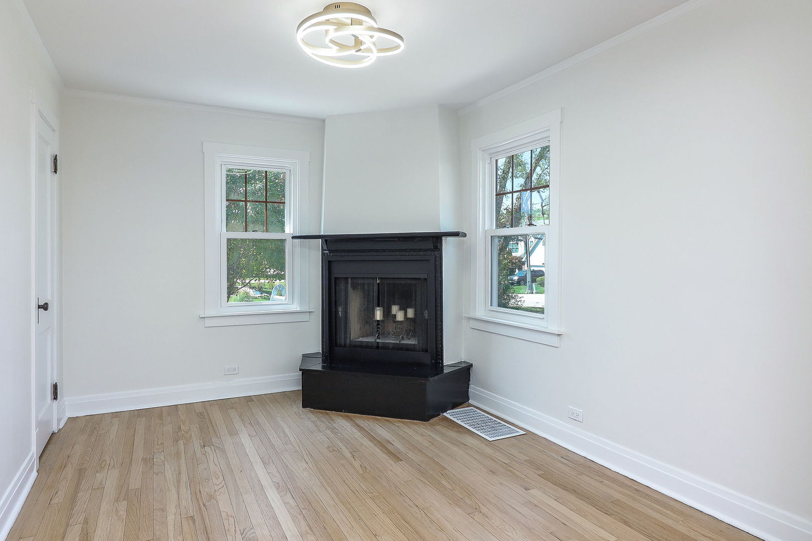 15W355 Harvard Street, Elmhurst, IL 60126